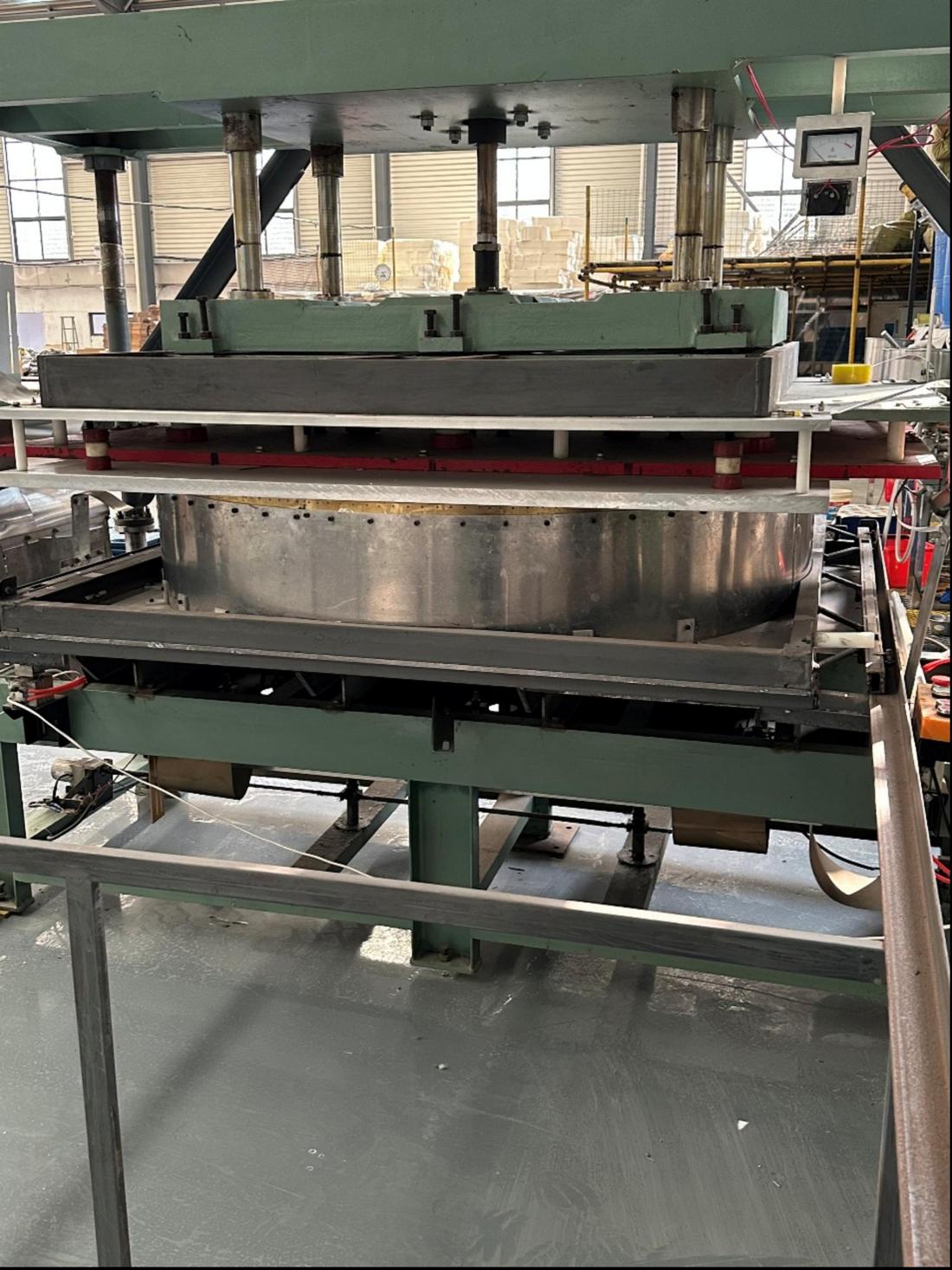 Production equipment at the LINYI TUOHAI factory, third view